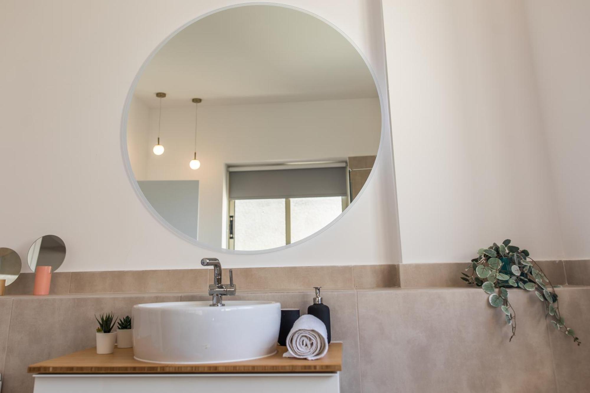 Rooms - Unique Staying In Paphos Centre 客房 照片