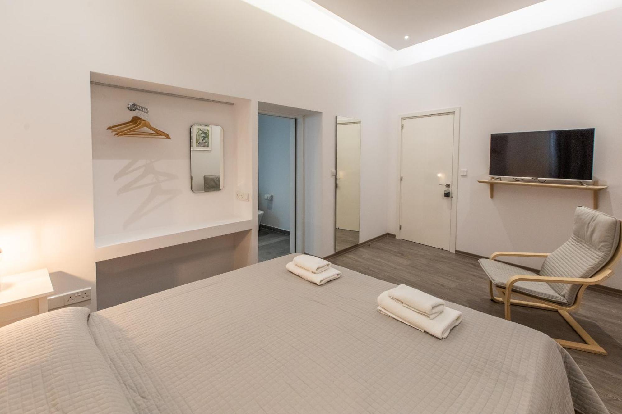 Rooms - Unique Staying In Paphos Centre 客房 照片